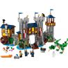 Stavebnice Středověký hrad od LEGO® Creator 3 v 1 děti okouzlí trojicí modelů. Z kostek v sadě si mohou postavit hrad, hradní věž nebo středověké tržiště.