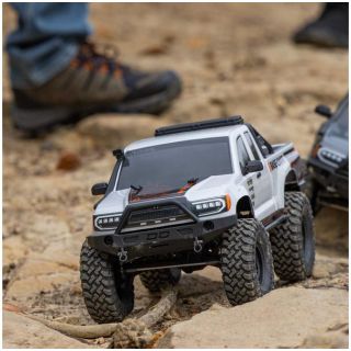 Axial SCX10 III Base Camp 4WD 1:10 RTR bílý
