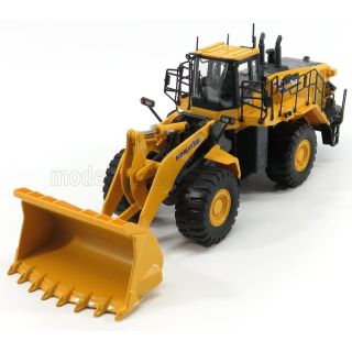 UNIVERSAL HOBBIES KOMATSU WA600 RUSPA GOMMATA - SCRAPER TRACTOR - YELLOW BLACK 1/50