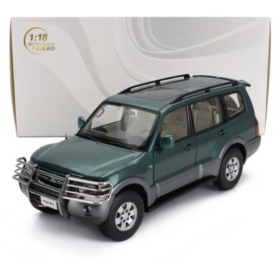 SUN STAR MITSUBISHI PAJERO 3.5L V6 V73 2006 - GREEN GREY 1/18