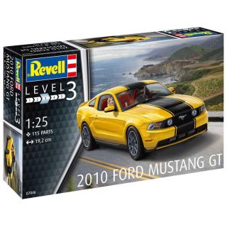 Plastic ModelKit auto 07046 - 2010 Ford Mustang GT (1:25)