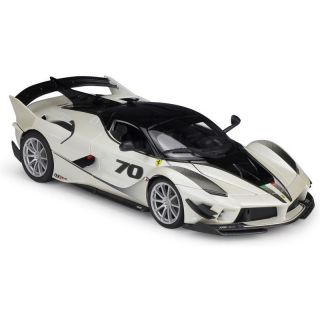 Bburago Ferrari FXX-K EVO No.70 1:18 bílá/černá
