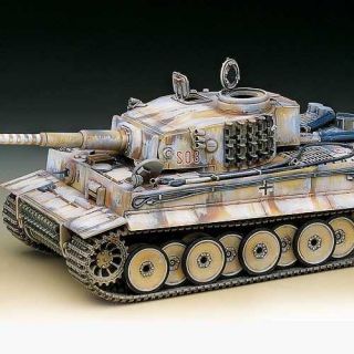 Model Kit tank 13264 - TIGER-I WWII TANK "EARLY-EXTERIOR MODEL" (1:35)