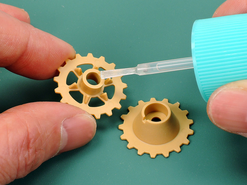 Tamiya ragasztó részletei